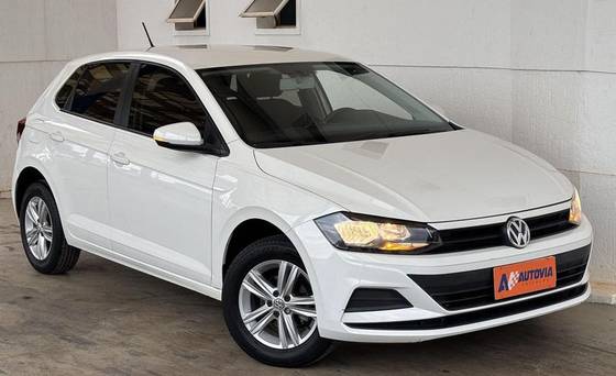 VOLKSWAGEN POLO 1.0 MPI TOTAL FLEX MANUAL VOLKSWAGEN POLO 1.0 MPI TOTAL FLEX MANUAL